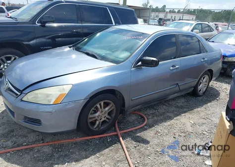 2007 Honda Accord 2.4 Lx z USA, uszkodzony, nr VIN 1HGCM56407A167859